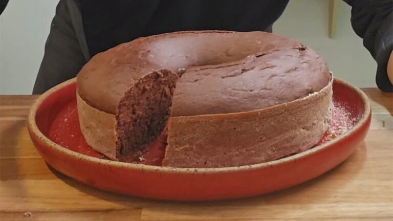 Bolo de Preguiçoso, feito somente com 3 produtos industrializados
