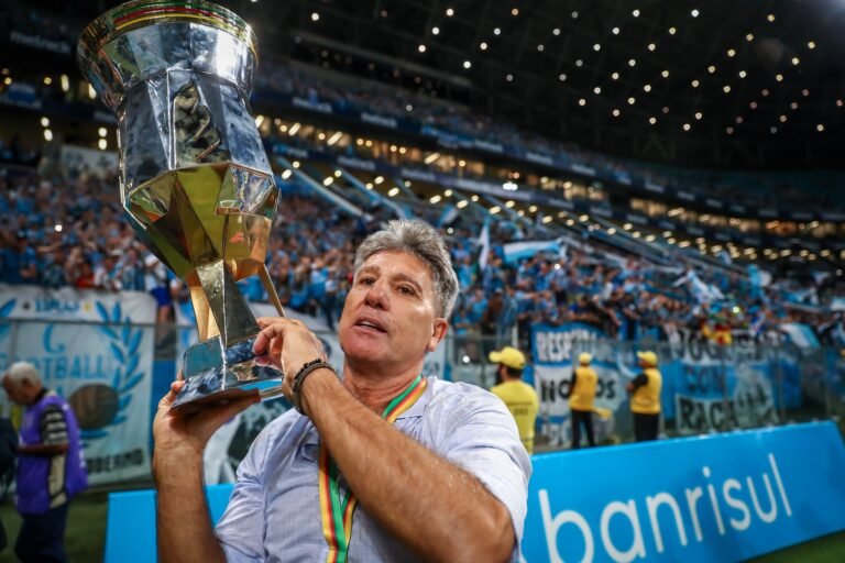 Grêmio anuncia Renato como técnico