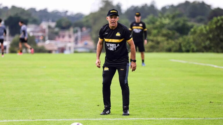 Inter fecha com Eduardo Baptista; técnico dará treino nesta quarta-feira no CT Parque Gigante