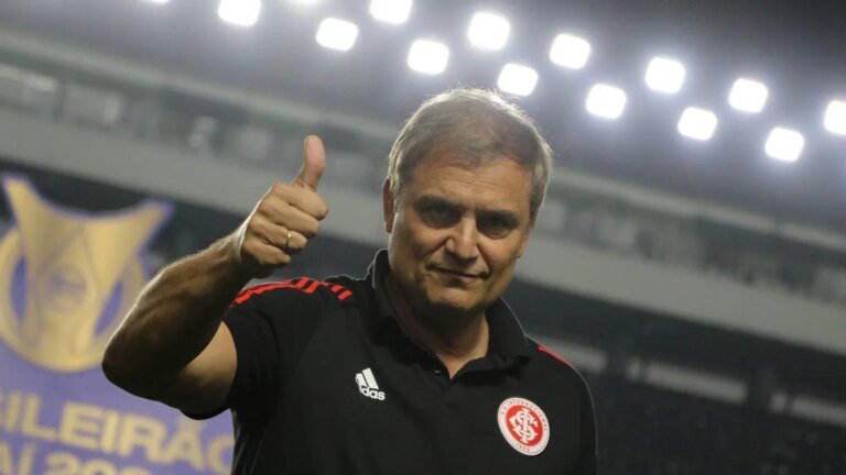 Inter procurou Diego Aguirre para substituir Pezzolano