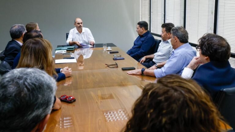 Governo de MG anuncia patrocínio para América, Atlético e Cruzeiro após proibição de bets