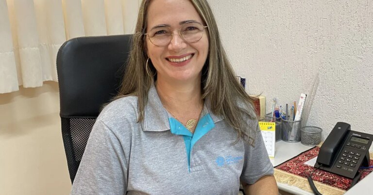 De bolsista a diretora: a volta à escola que mudou uma trajetória