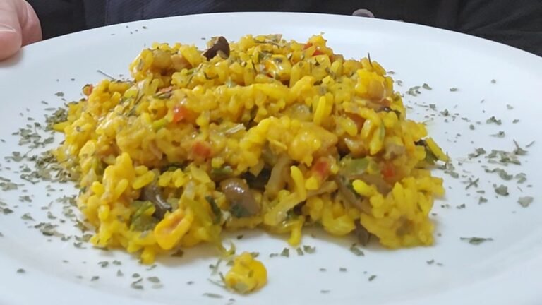 Galinhada gourmet para comemorar o Dia Internacional da Mulher