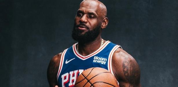 ‘Não deixei família para perder na 2ª rodada’, diz LeBron em apresentação