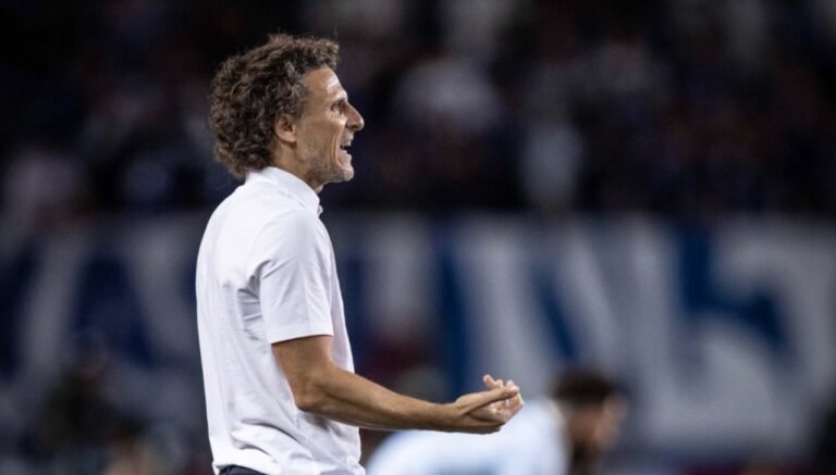 Japão x Uruguai: Japoneses vencem por 3 a 1 na estreia de Forlán