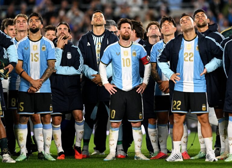 Propaganda com drones em despedida de Messi gera revolta na torcida argentina – ge