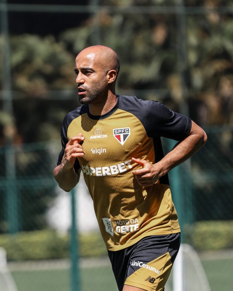 Lucas Moura: São Paulo avalia retorno contra o Vitória no Morumbis
