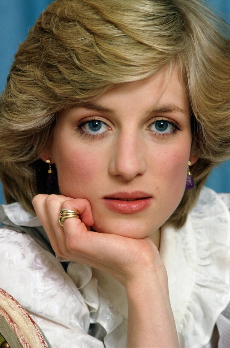 Princesa Diana revelou solidão a jornalista durante encontro antes de sua morte