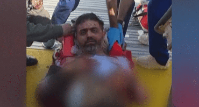 Vídeo: Piloto do voo Flydubai para Israel é retirado após esfaqueamento