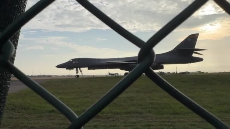 EUA retiram bombardeiros de base no Reino Unido após ameaças