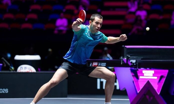 Hugo Calderano em partida no WTT Champions de Macau 2026, tênis de mesa