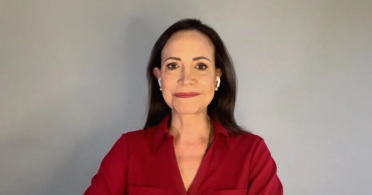 María Corina pede eleições na Venezuela até julho de 2027, diz jornal