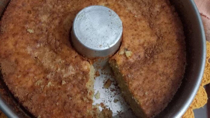 Bolo de banana fofinho na forma, feito pela leitora Roselene