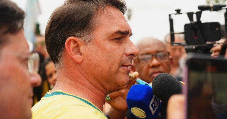 Analistas veem migração pró-Flávio nas últimas pesquisas antes do 1º turno