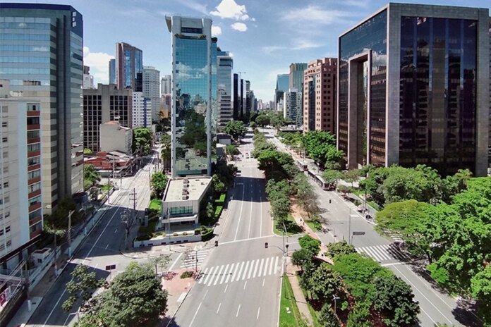 Economistas propõem taxar ricos em vez de cortar gastos sociais