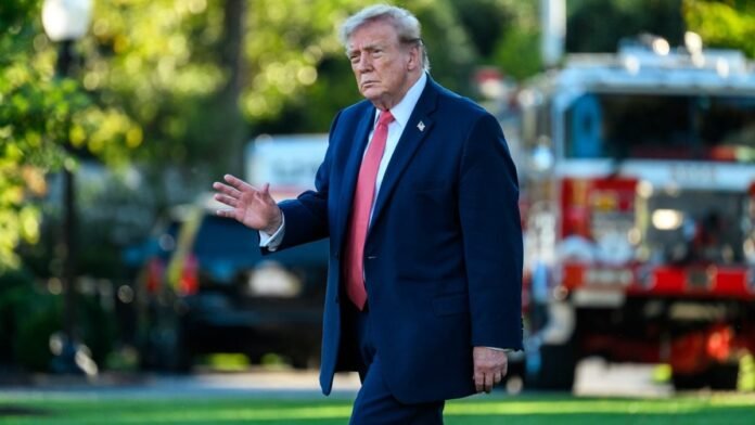 O presidente dos EUA, Donald Trump, no gramado da Casa Branca em 20 de outubro