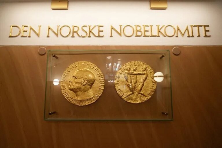 Nobel de Medicina vai para três cientistas por avanço na neurociência