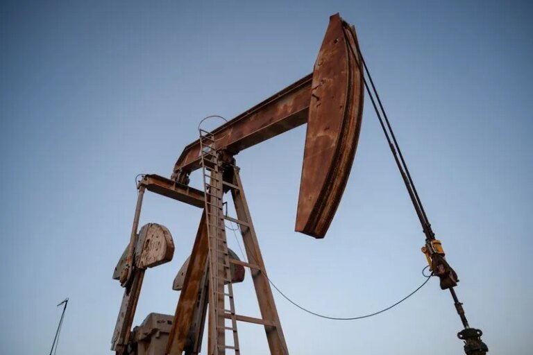 Preços do petróleo têm alta firme com tensão no Oriente Médio