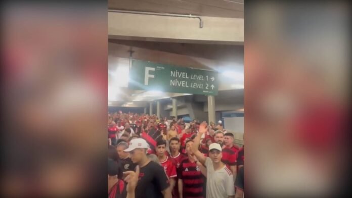 Torcedores do Flamengo xingam Lula