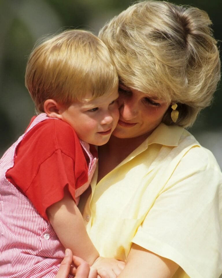 Príncipe Harry revela como perfume de Diana o ajudou a recuperar memórias da mãe